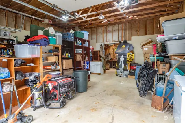 Room for vehicles or projects
