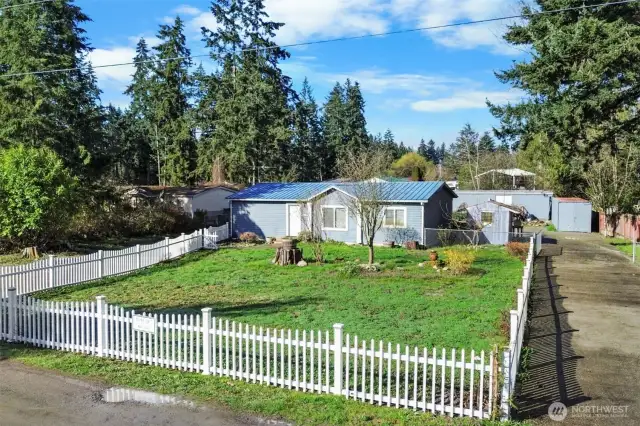 Huge Fully Fenced Yard