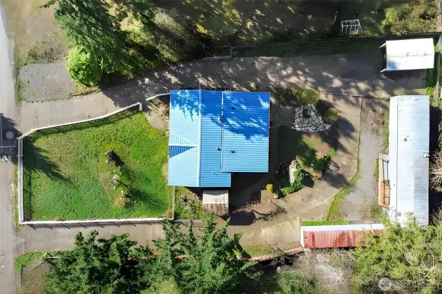 Easy Access to Hwy 512 and JBLM