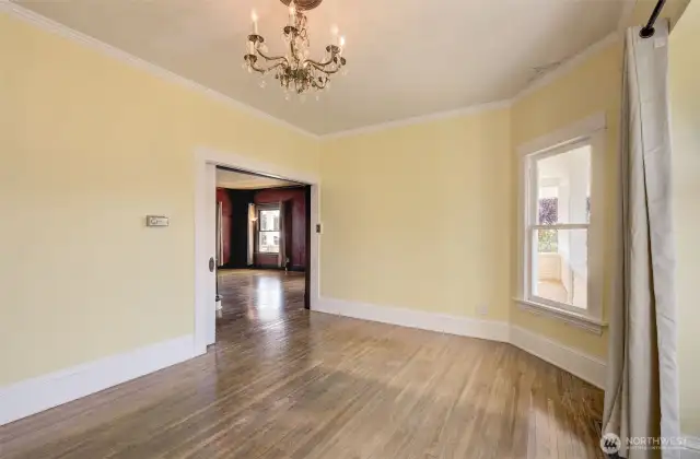 Large bright dining room!