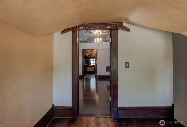 Nook to front bedroom