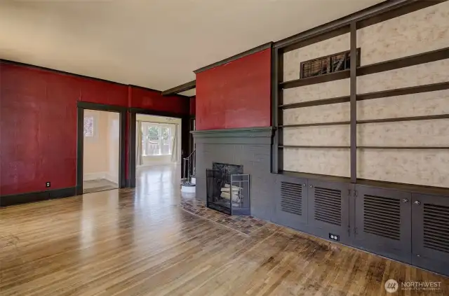 Living room showing entry alcove & entrance to dining room.