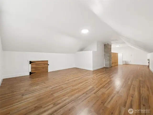 Different view of the upstairs loft