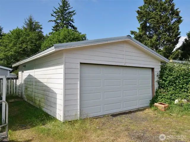 Detached 2-car Garage.