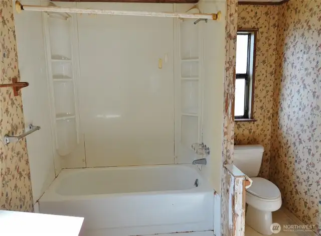 Master Bathroom.
