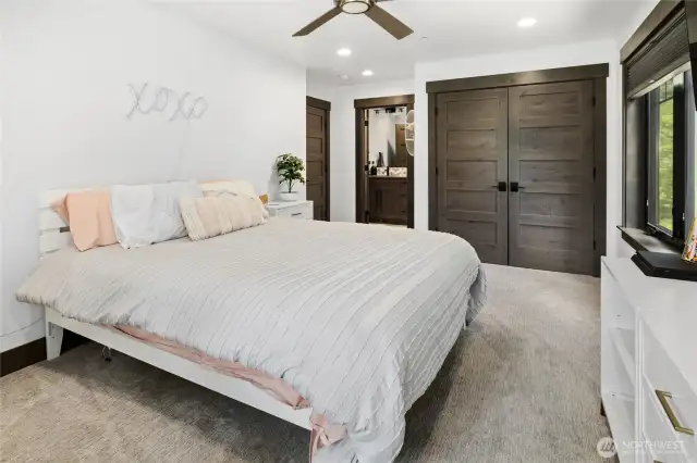 Upstairs Bedroom 5