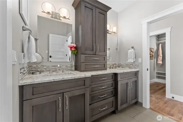 Full Bathroom with double sinks, located off guest bedroom #3