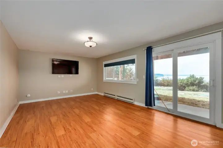 Bedroom off bonus room.