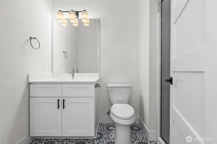 Main level 3/4 bath