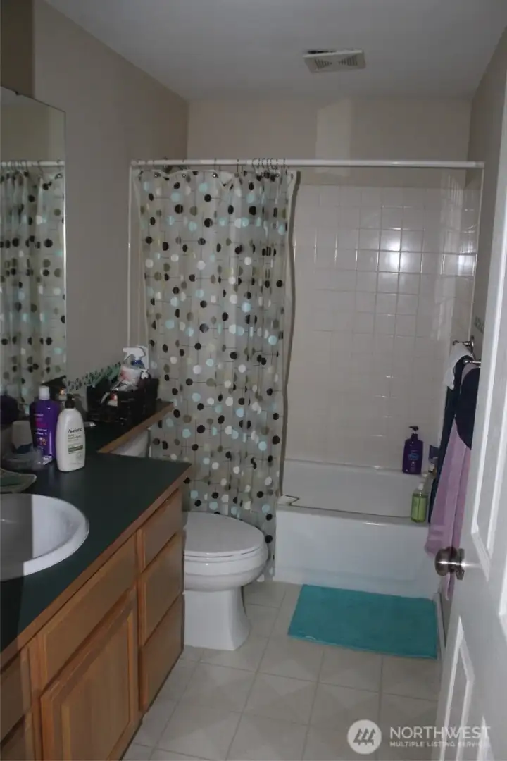 Upper Level Full Bath