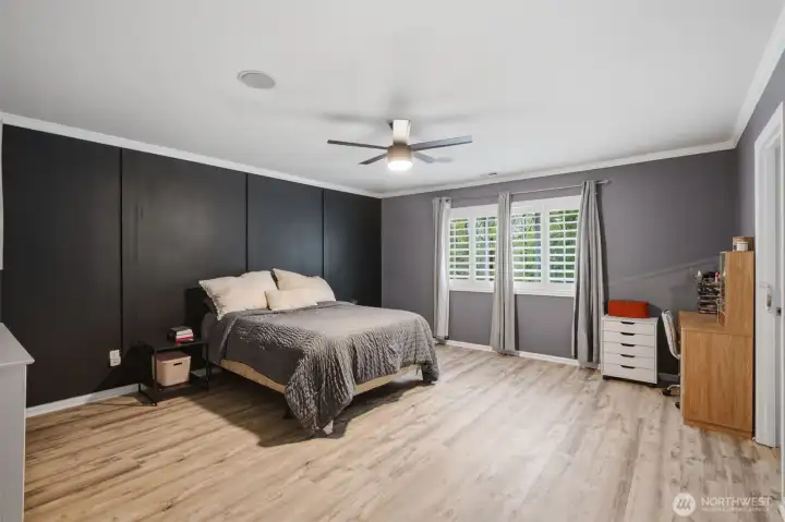 Main bedroom with a spacious layout, offering a private and comfortable retreat.