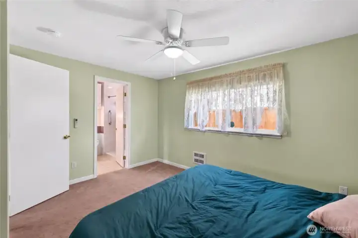 Access to bathroom from 3rd bedroom Access to bathroom from 3rd bedroom