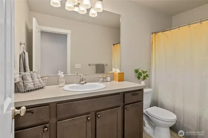 Shared Full bathroom upstairs