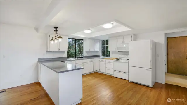 Large kitchen, perfect for entertaining!