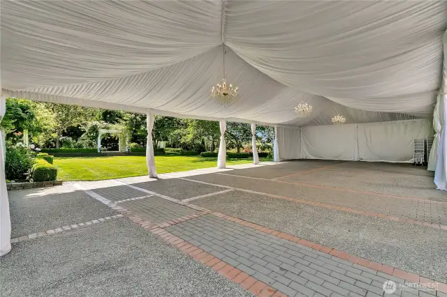 Large event tent