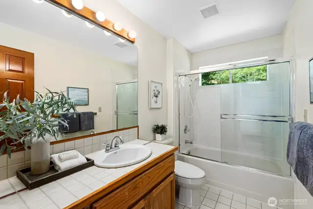 2nd Floor Bathroom