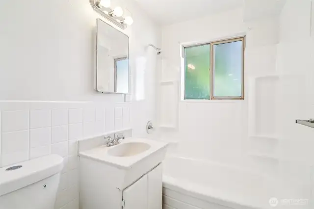 Unit 10 bathroom