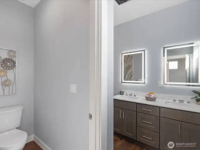 Primary en suite.