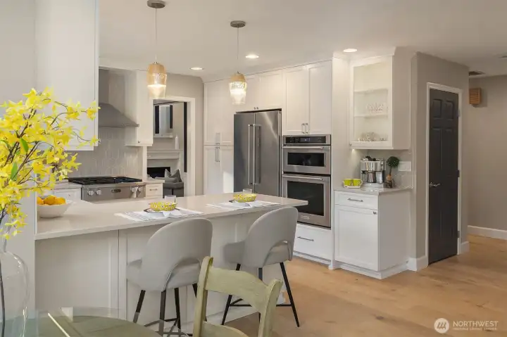 Gorgeous White Kitchen w Quartz Counters & Double Oven