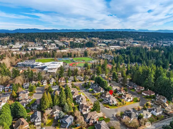 Tucked in a quiet neighborhood - Close to downtown Woodinville