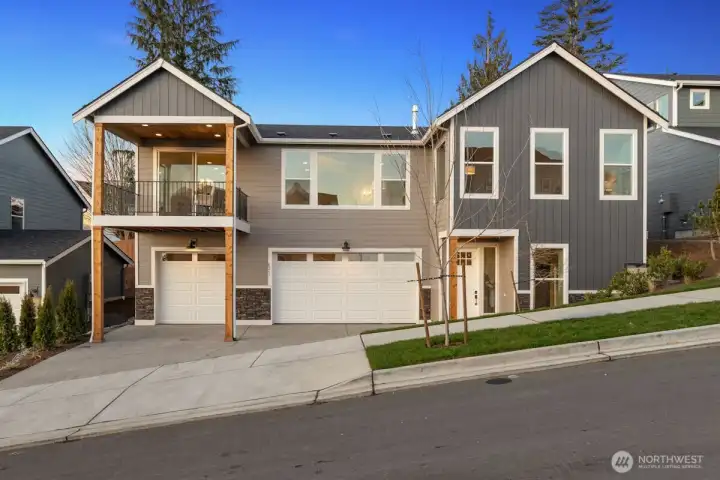 Photographs are for illustrative purposes only. Features, finishes, interior/exterior colors, landscaping and floorplan shown may vary from actual homes built