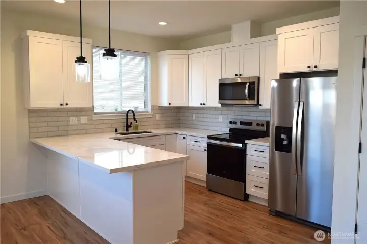 SS Whirlpool Appliances, Shaker Soft Close Cabinets SS Whirlpool Appliances, Shaker Soft Close Cabinets