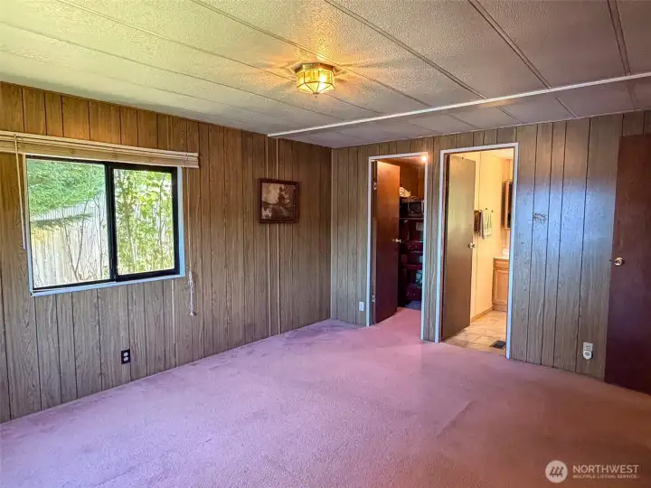 walk-in closet