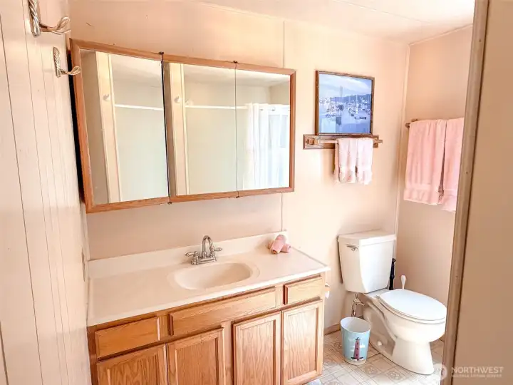 Primary bath