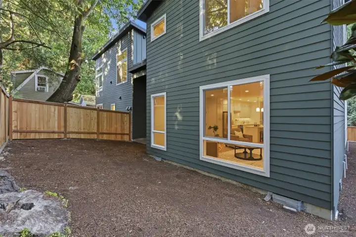 Fully fenced backyard is perfect for pets and privacy. Fully fenced backyard is perfect for pets and privacy.