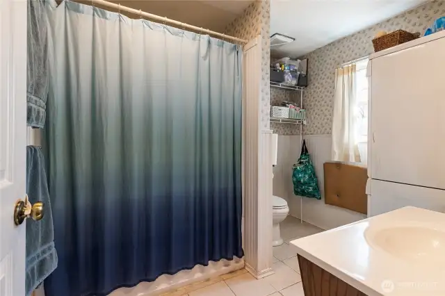 Full Bath w/ Laundry in ADU