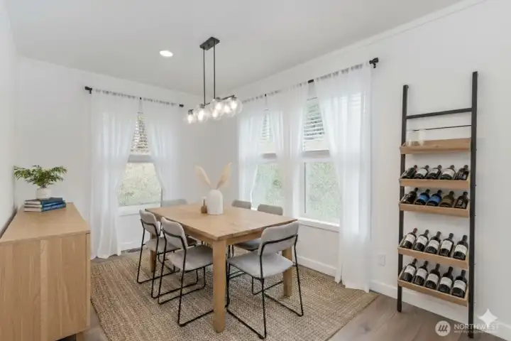 Virtually staged dining room