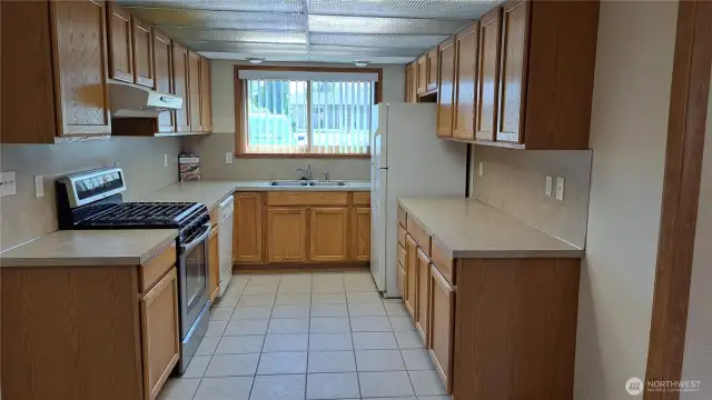 Full kitchen