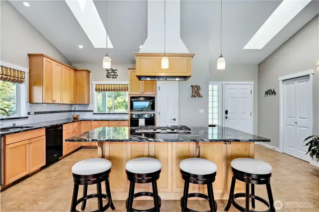 Large Kitchen with beautiful granite countertops