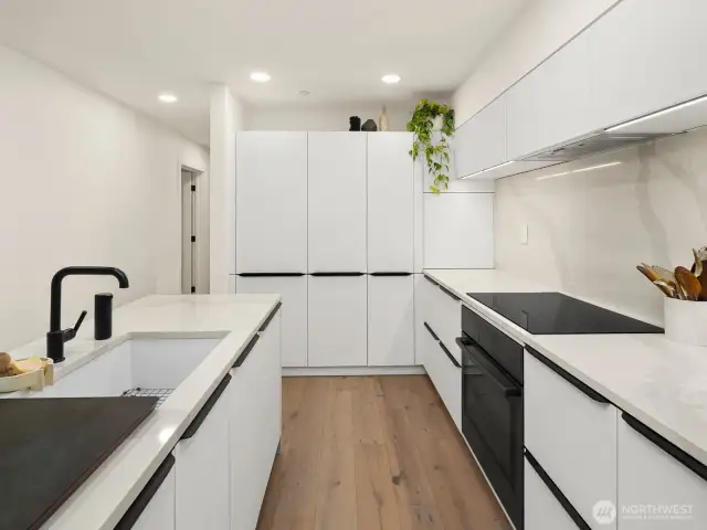Fridge cabinet