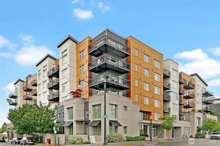 This move-in ready condo is waiting for you.