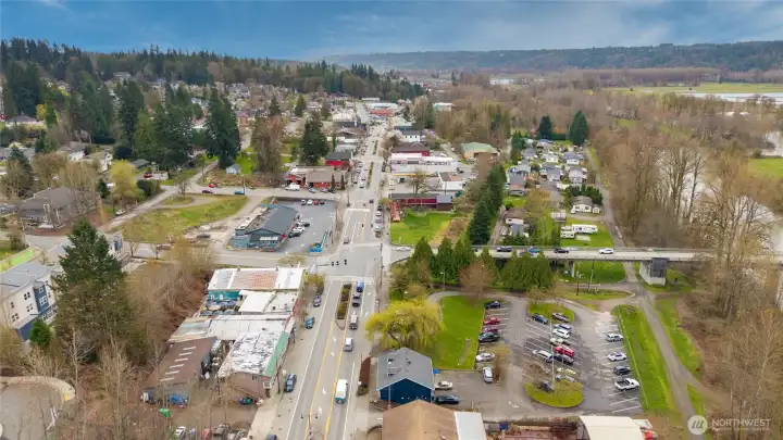 Walking distance to Downtown Duvall