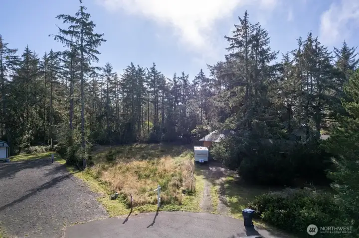 Come see the greatness of this lot, tucked away in a cul-de-sac, and its proximity to all the things that makes Ocean Shores so wonderful!