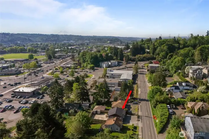 Conveniently situated near The Landing, Boeing, downtown Renton and major commuter routes with easy access to shopping, dining and everyday amenities.