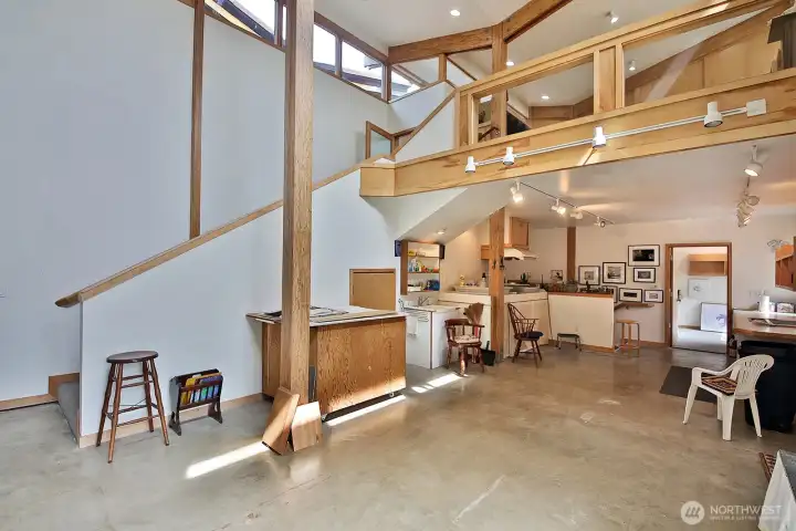 Ideal setting for artists, entrepreneurs, or creators.