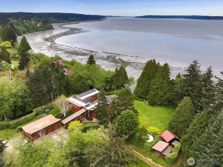 Spectacular shoreline views from this extraordinary property.
