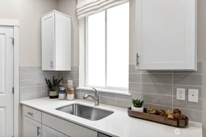 Photo rendering is representational and may be virtually staged. Actual home is under construction and finishes, elevation, and paint colors may vary. See site agent for details.