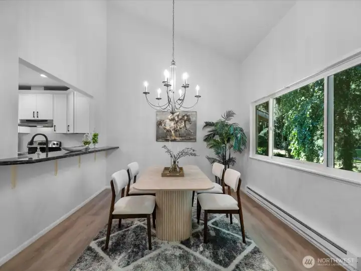 Dining space is comfortable and can easily fit 4-8 people! Dining space is comfortable and can easily fit 4-8 people!