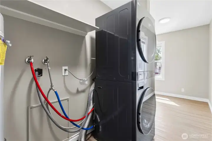 Washer & Dryer Stay