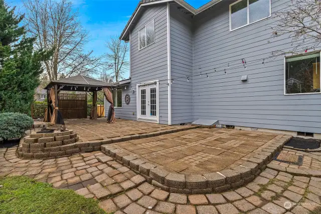 The beautiful and expansive patio - perfect for hosting!