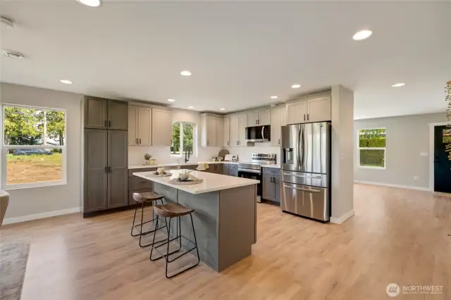Enjoy cooking in a kitchen designed with flow in mind!
