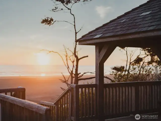 Pacific Glen Beach Access
