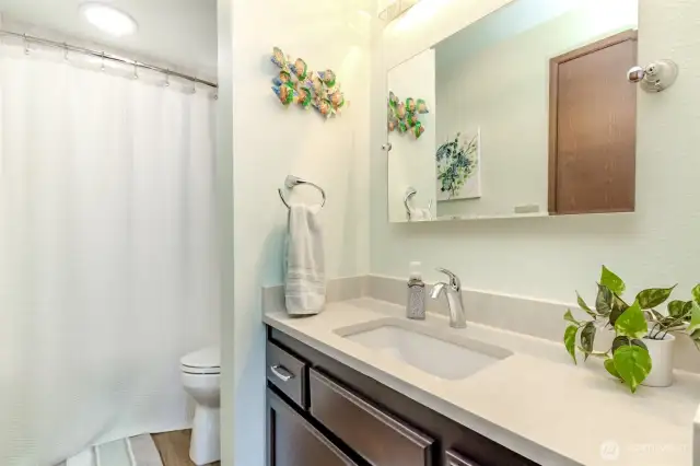 Shared Bathroom Upstairs