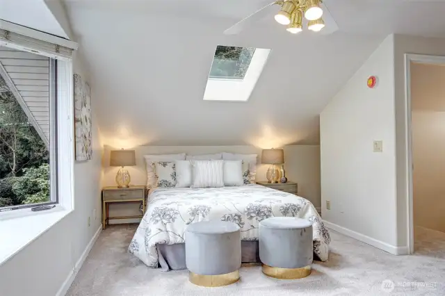 Loft bedroom /office
