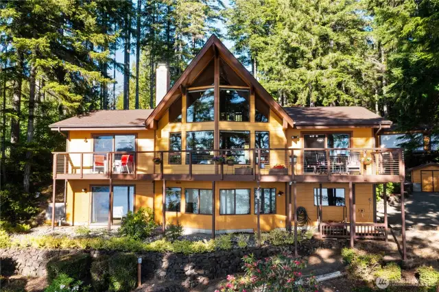 Your Waterfront Dream home is now available!