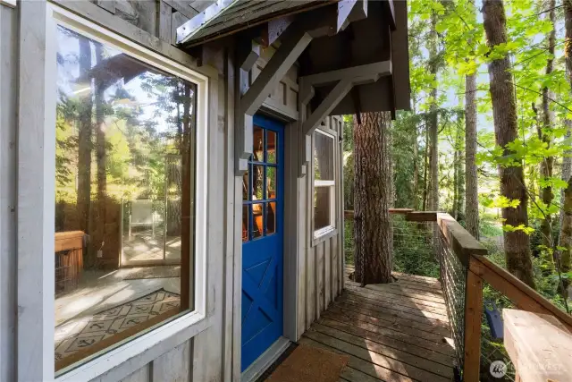 Wrap around deck in the trees
